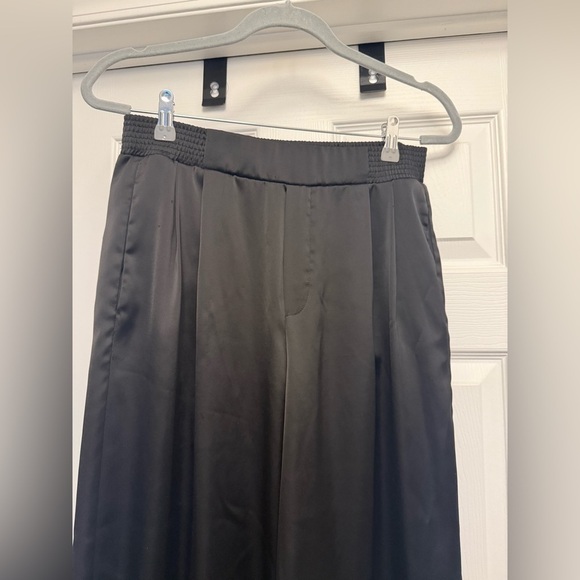 Zara Womens Pants M Black High Waist Wide Leg Trousers Pleated Shiny Pull On - Picture 2 of 5